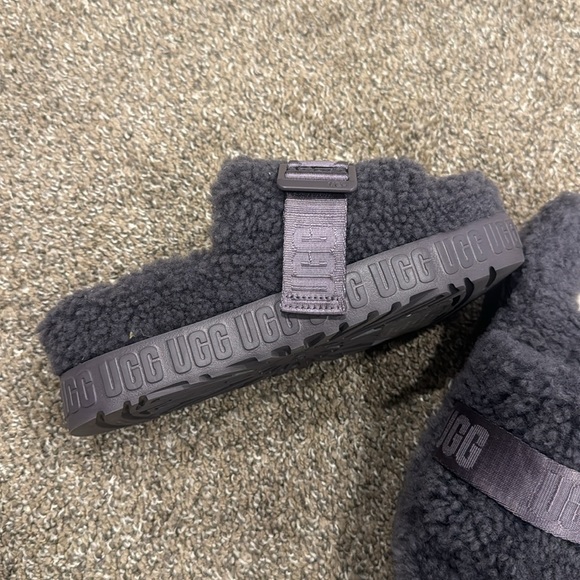 ugg slides platform - Picture 2 of 3